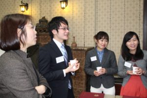 感謝状授与後の懇談会の様子1