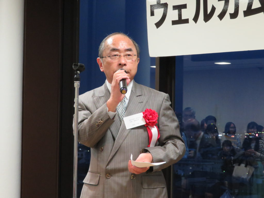 冈田円治如水会事务局长の音头による乾杯