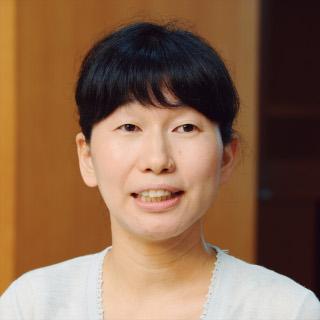 堀越香織図書情報係長