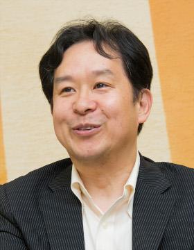 安達誠司氏