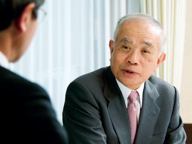 対談中の中鉢氏