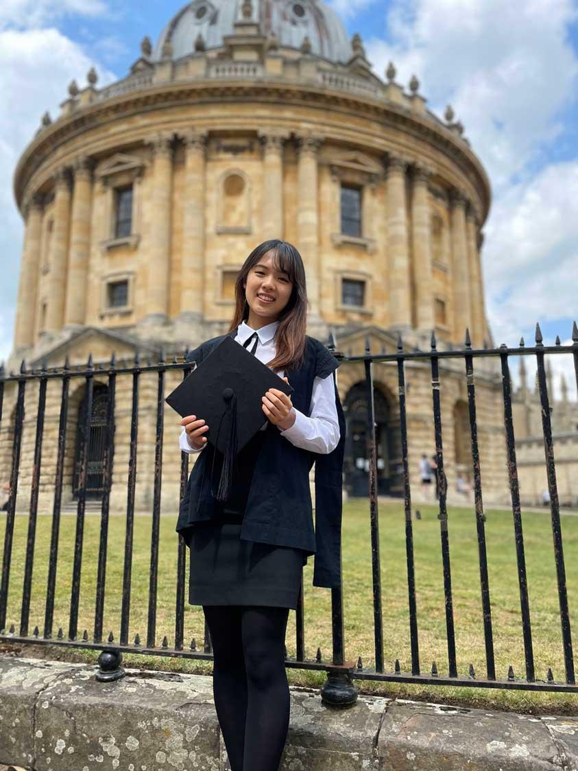 Oxford academic dress