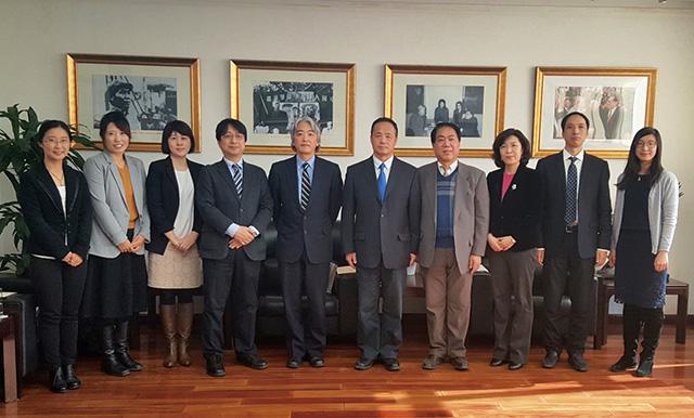 中国人民大学王利明常務副学長らと撮影