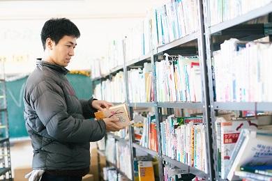 画像：ECの仕事中の尾野さん