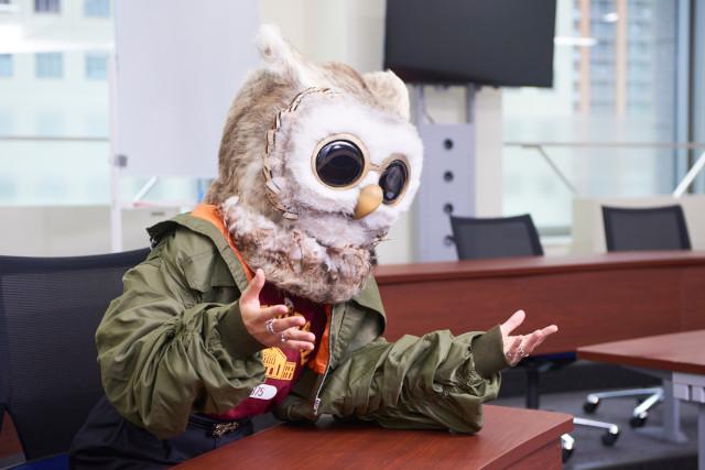 画像：インタビュー中の様子02