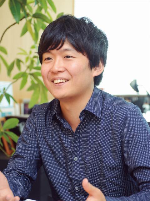 インタビューの様子-小林氏1