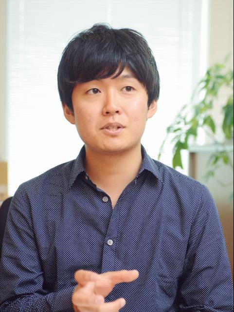 インタビューの様子-小林氏2