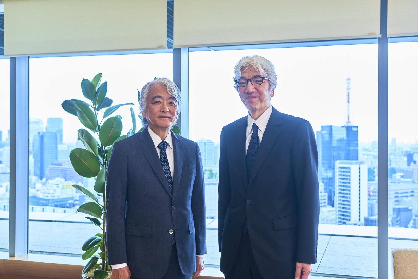 中野氏と沢井氏が並んで写っている写真