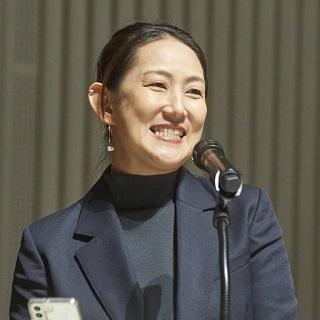 山内 あゆ氏