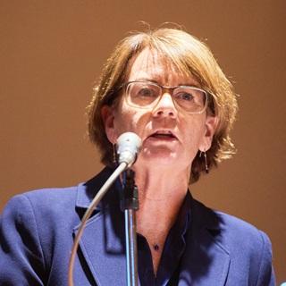 Justine Nolan氏