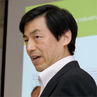 大月 康弘
