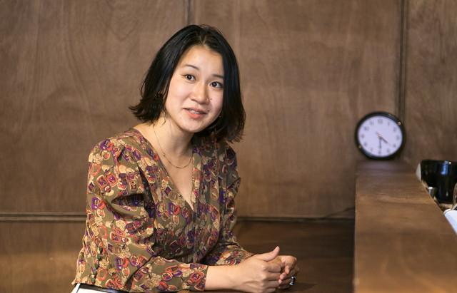 画像:インタビュー中の坂根 千里氏3